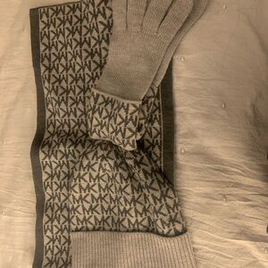 Michael Kors Gray Logo Patterned  Scarf and Gloves Set-NWT